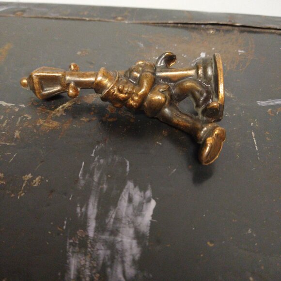 Vintage drunk person on lamp post metal bottle opener barware - Picture 3 of 6